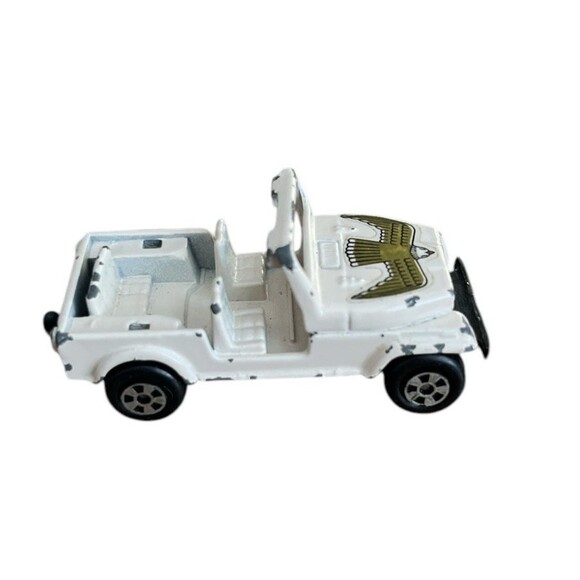 Vintage 1981 ERTL Dukes of Hazzard Daisy  Duke Golden Eagle Jeep CJ Diecast 1:64 - Picture 3 of 5